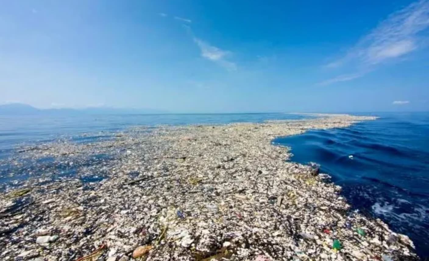 plastic waste in ocean